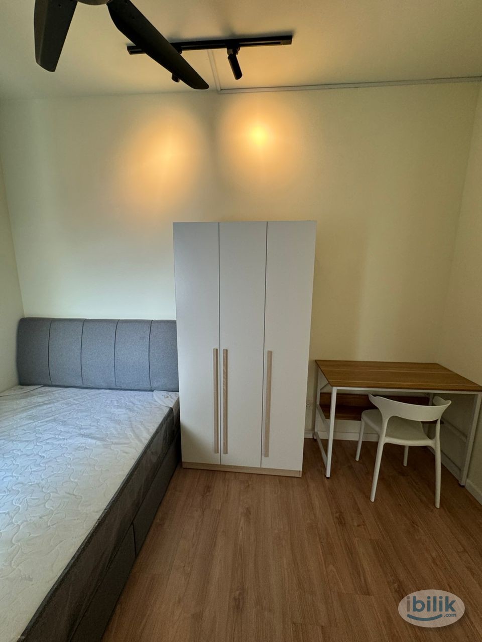 ‼️NEW CONDO NEAR SEKSYEN 13✅ DIAN RESIDENCY, Premium ⭐️ Medium Room Fully Furnished @ NEW 10” Mattress Aircond Wardrobe  - Image 3