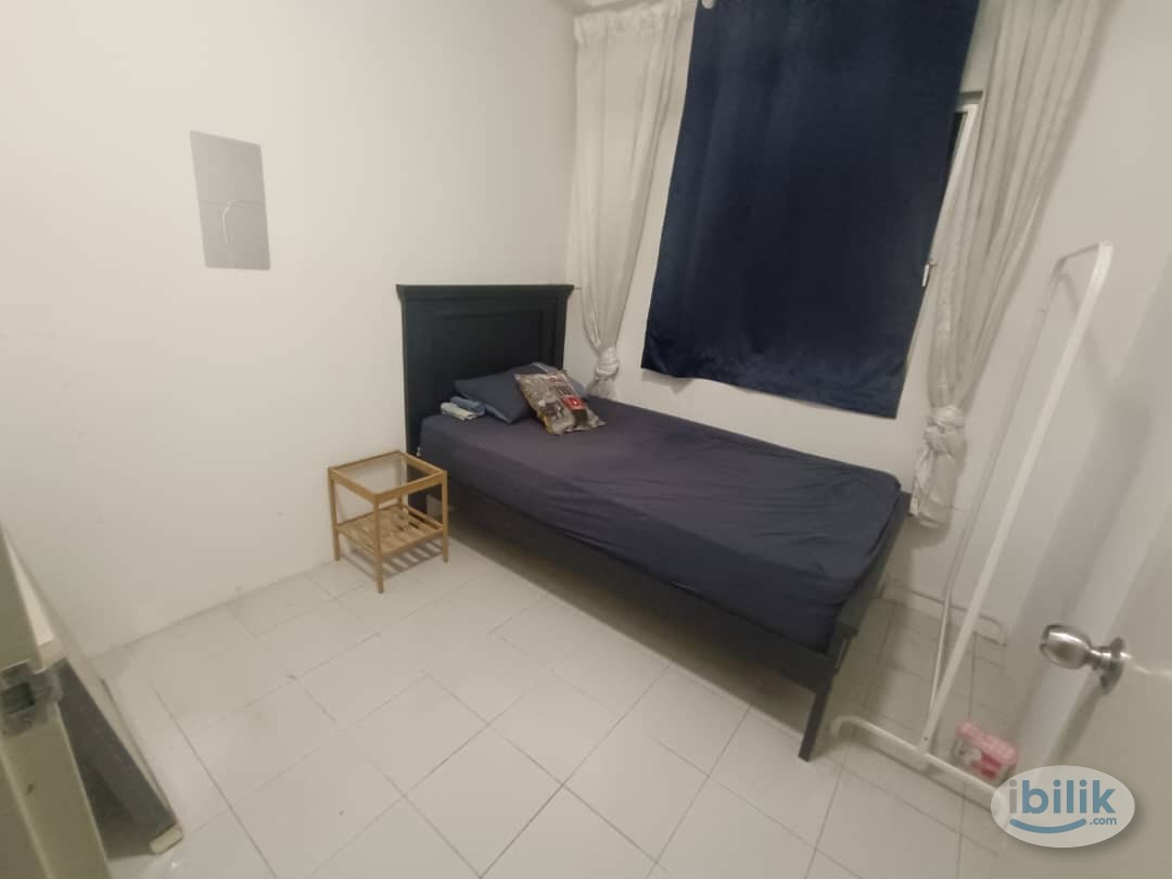 A room in Saujana Perdana Close to UiTM Puncak Alam - Image 2