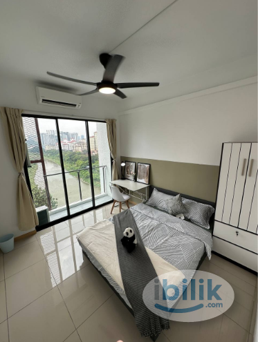🫶Grab this chance ✨ Balcony room for rent 🛜Free Wifi & Cleaning Service - Image 1