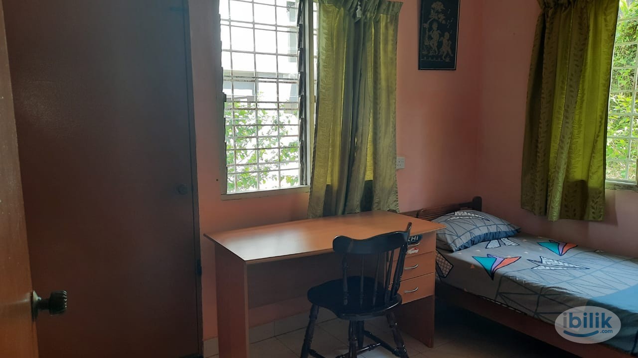 Middle Room at Section 12, Petaling Jaya - Image 5