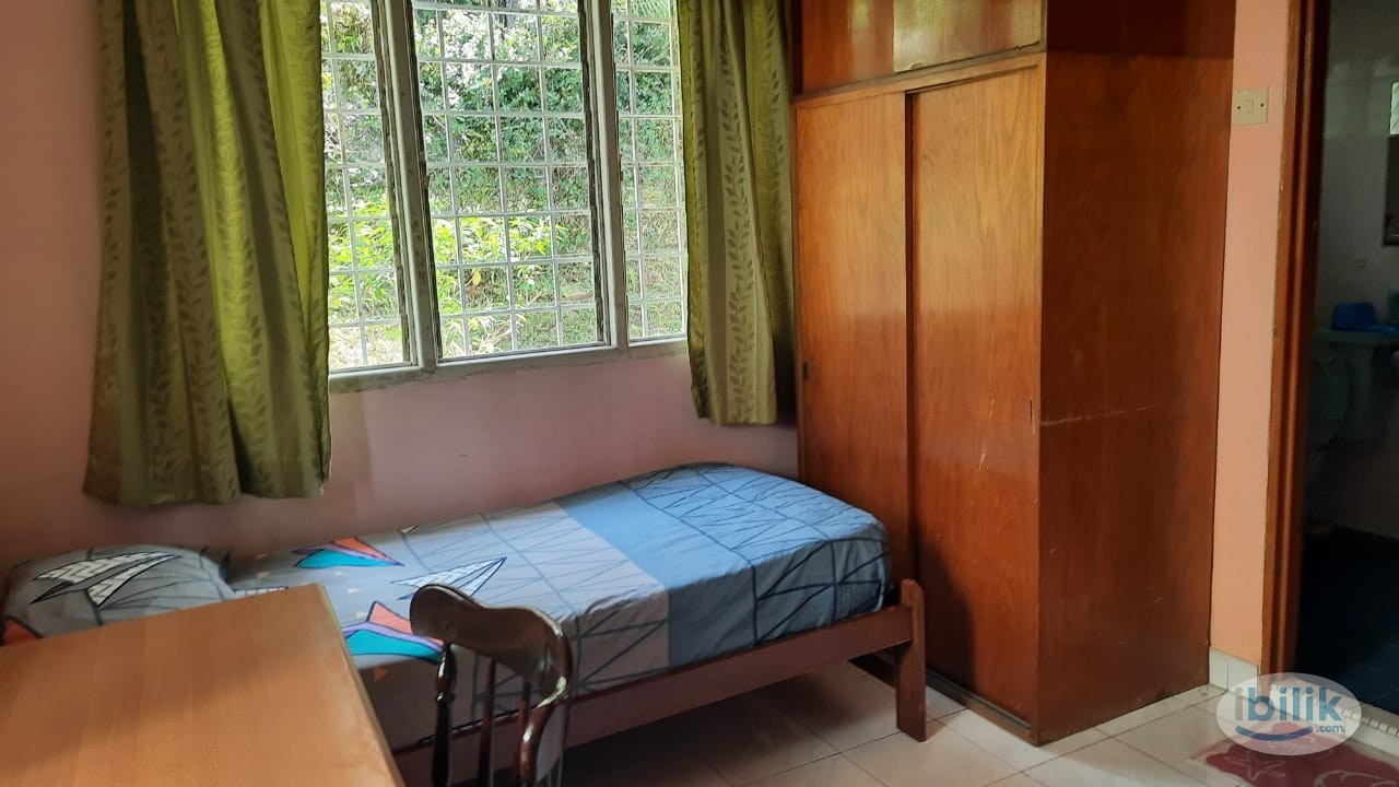 Middle Room at Section 12, Petaling Jaya - Image 2