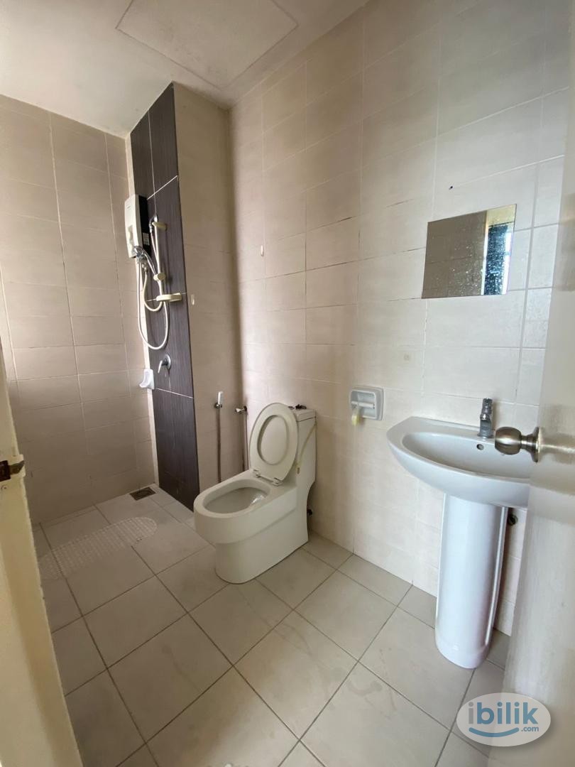 Master Room at Impian Meridian, UEP Subang Jaya (Available Nov 2025) - Image 3