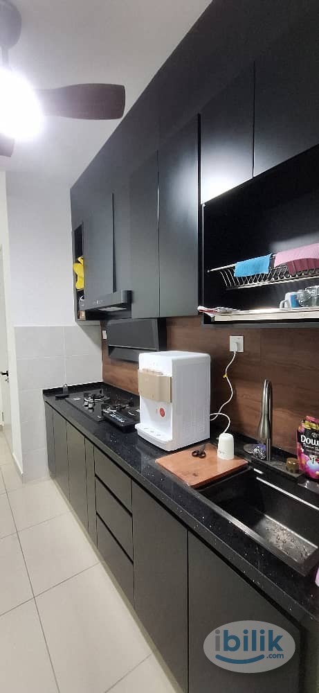 Middle Room at PV9 Residence, Setapak - Image 1