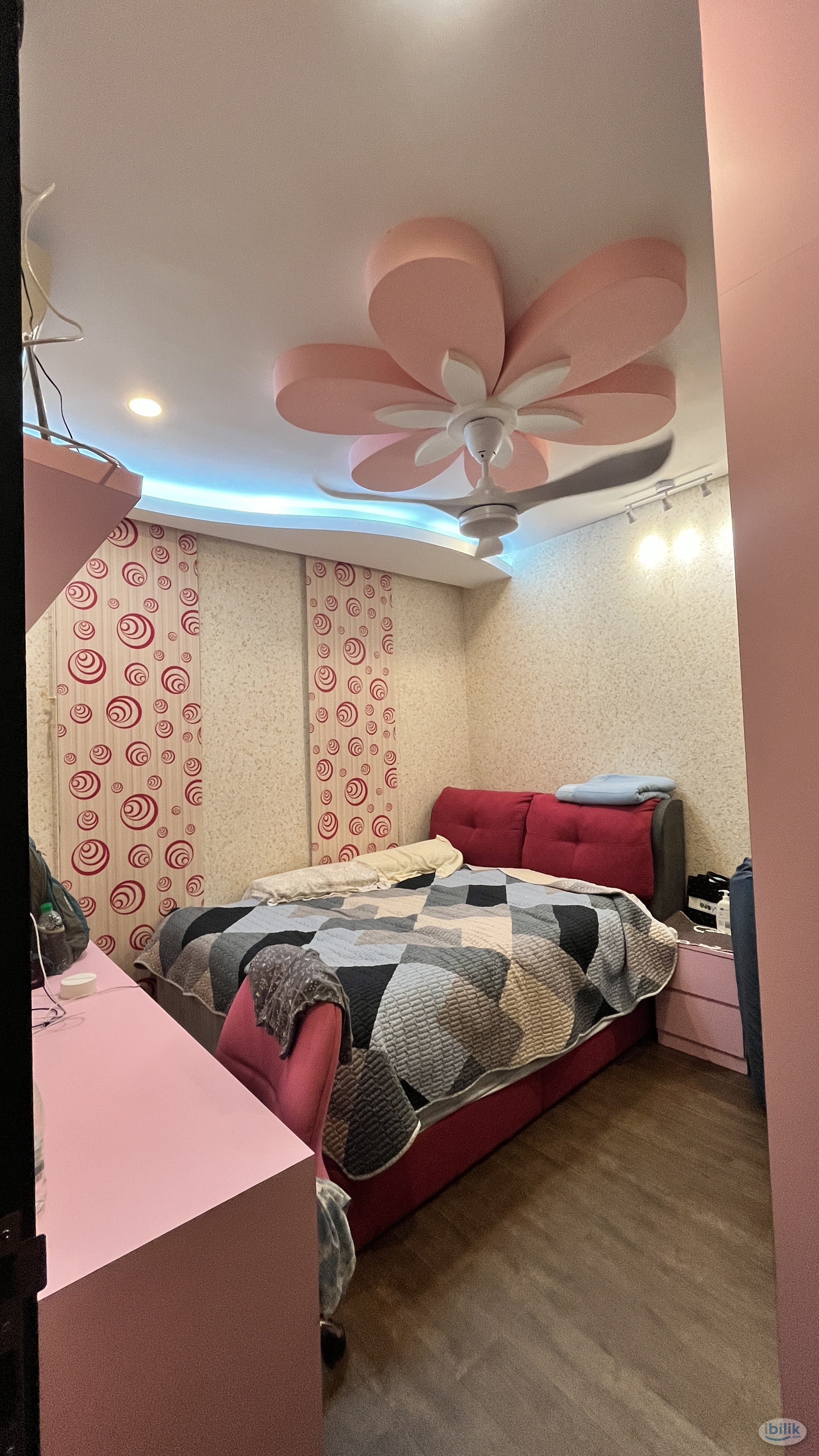 ✨ Royal Domain Condo KL – Aircond ❄️ Free WiFi 🌐 Free Water 🚰 - Image 1
