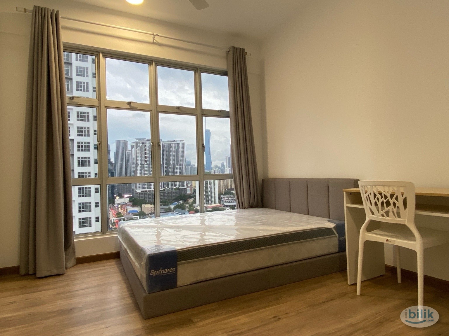 Brickfields Residence Master Room w Attached Bathroom - Image 1