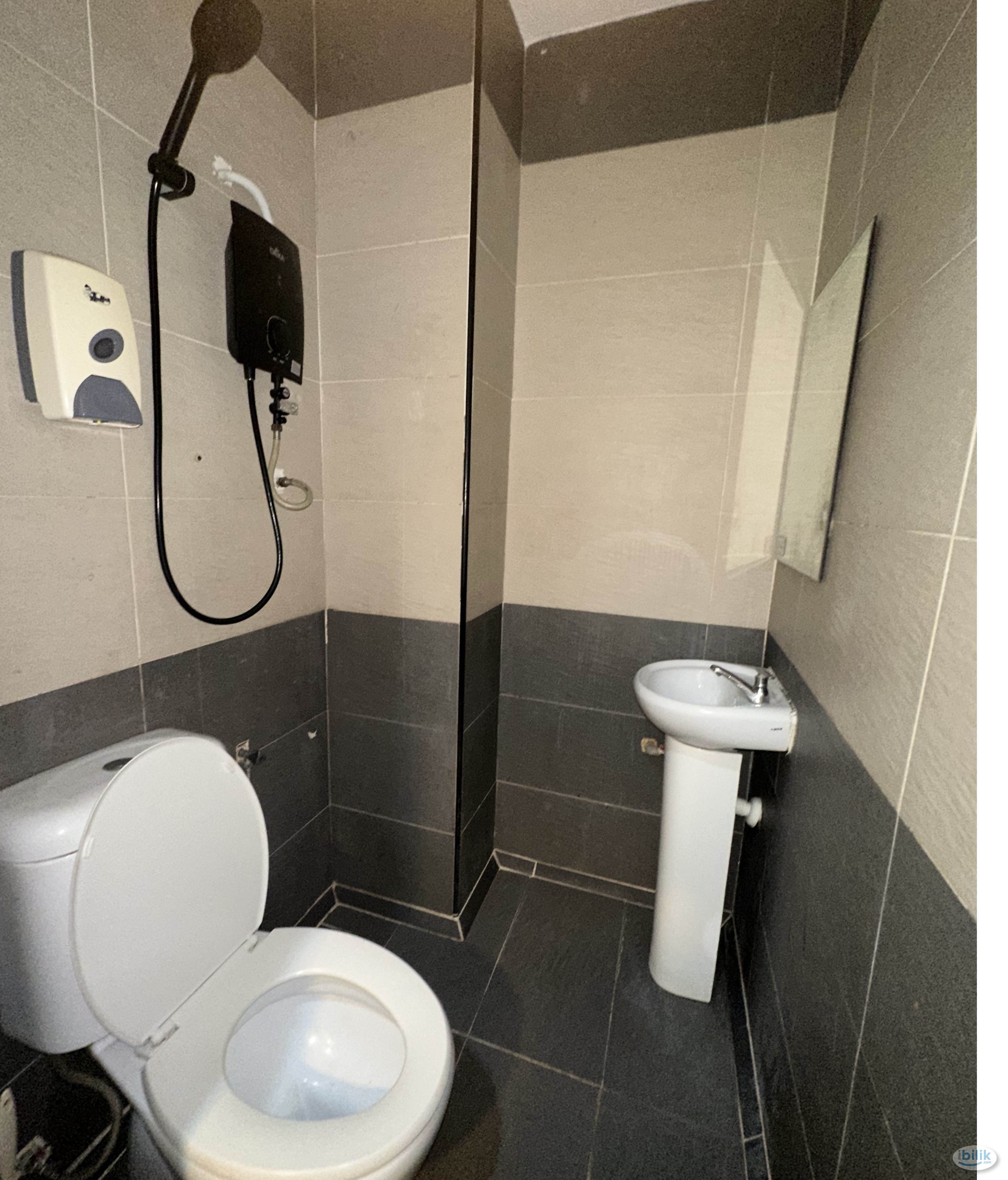 ‼️🤩 WINDOW SINGLE ROOM IN SHAH ALAM 🤩‼️ MOVE IN IMMEDIATELY WITH ZERO DEPOSIT ‼️😱 - Image 4