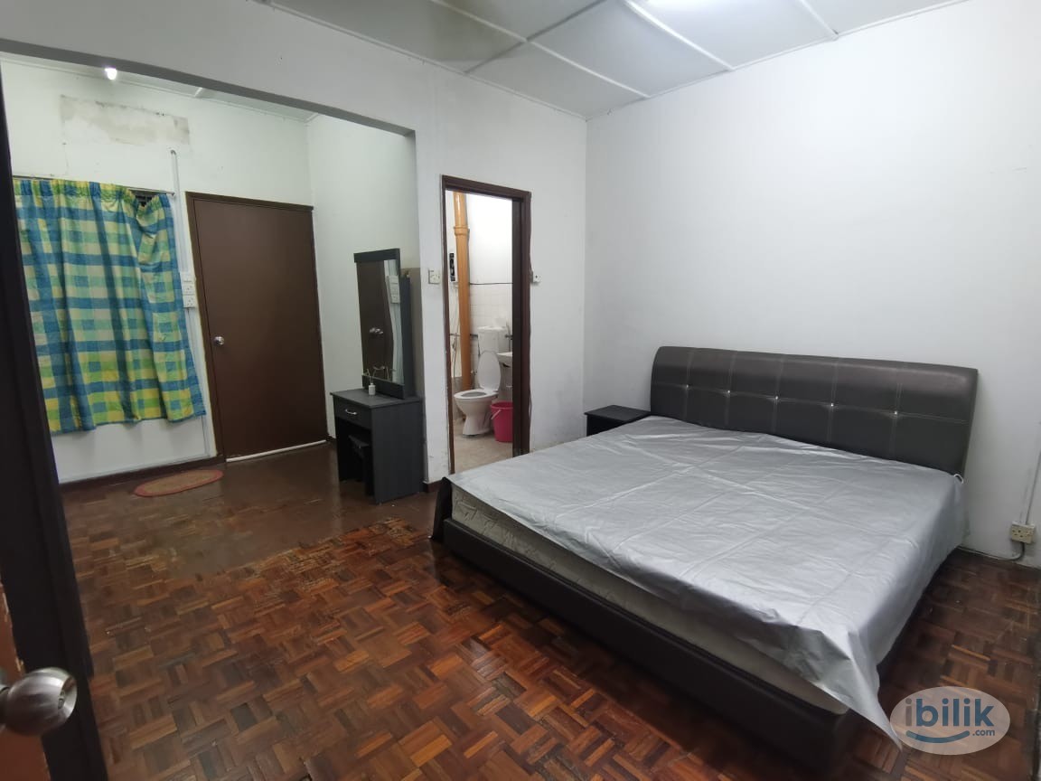 Master Room at Taman Pertama, Cheras - Image 1