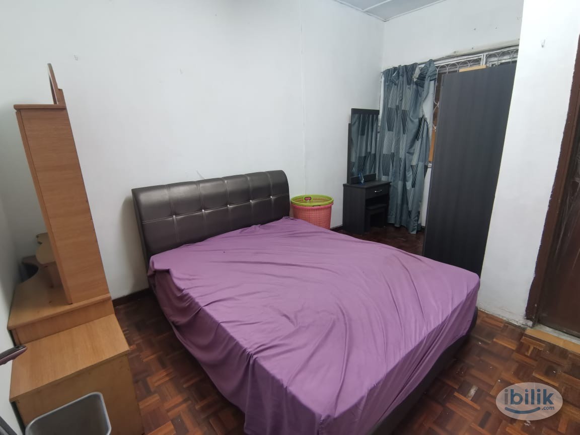 Middle Room at Taman Pertama, Cheras - Image 1