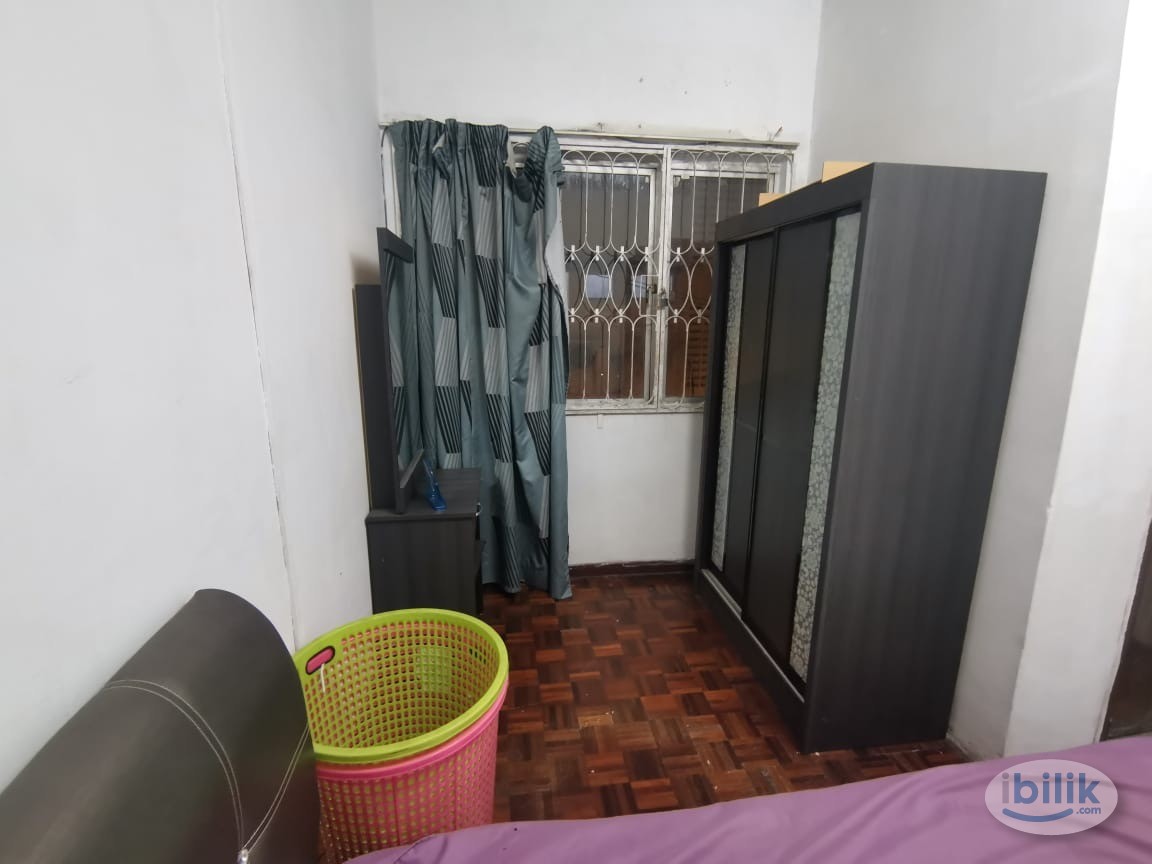 Middle Room at Taman Pertama, Cheras - Image 2