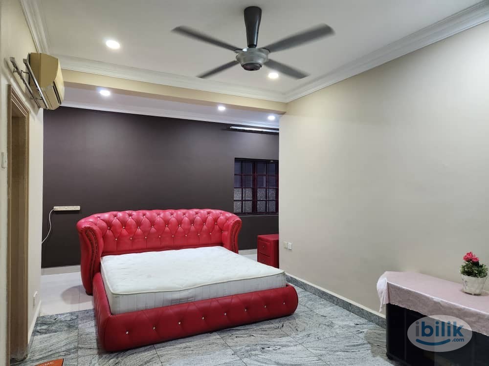 Bangalow Master Room at 28 Residency, Sunway Damansara - Image 1