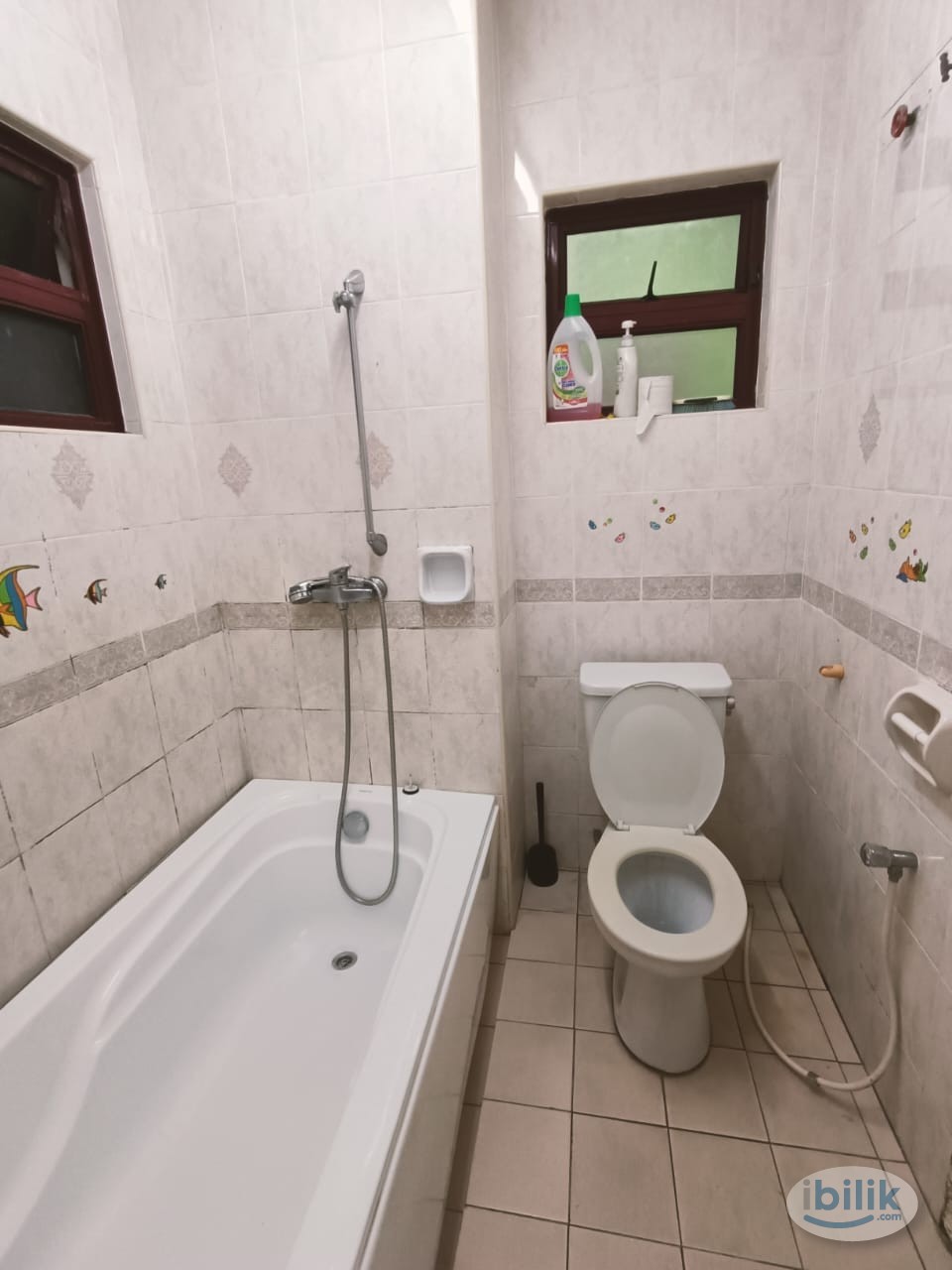 Bangalow Master Room at 28 Residency, Sunway Damansara - Image 3