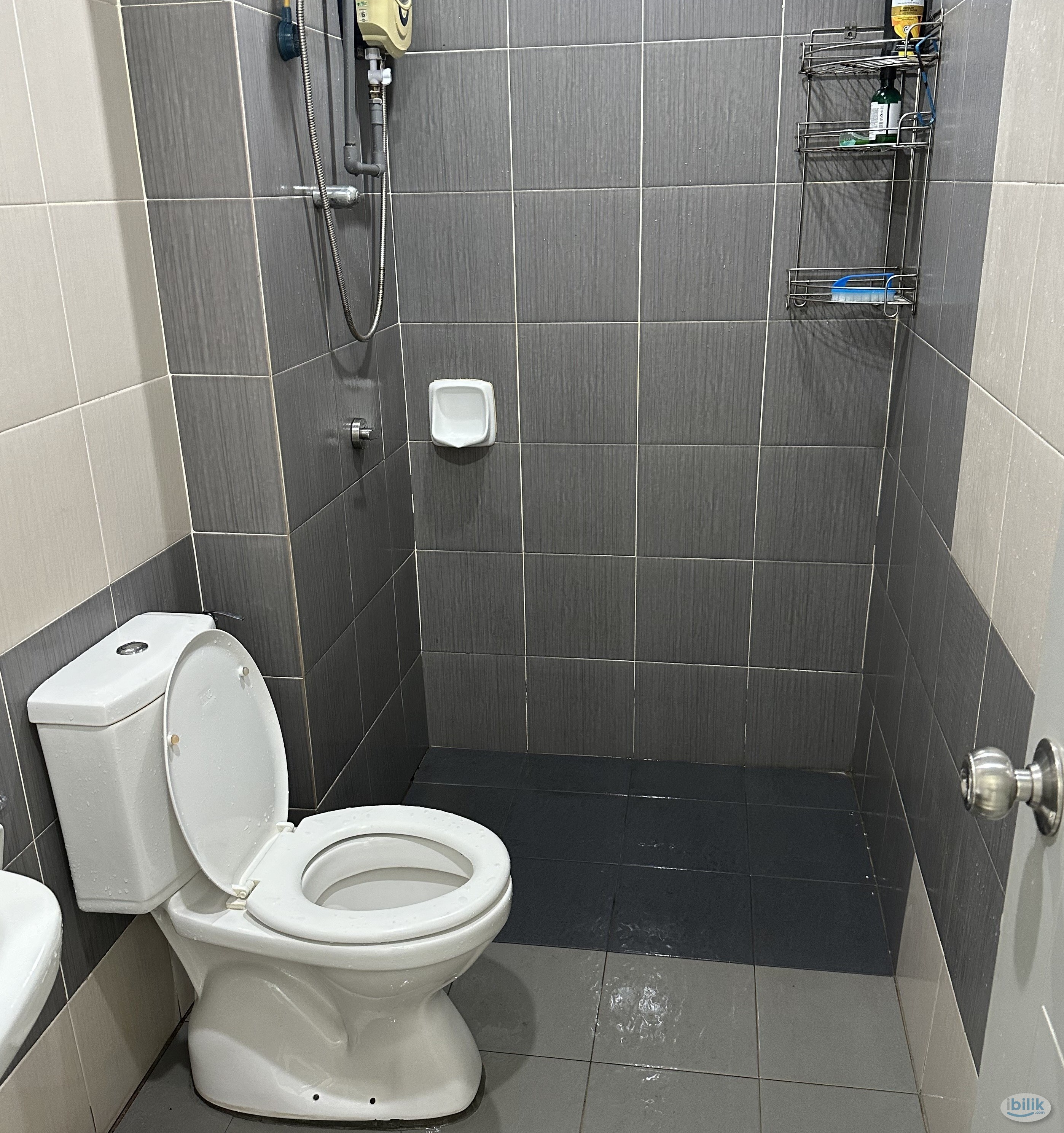 Middle Room at Sierra Residences, Sungai Ara - Image 5