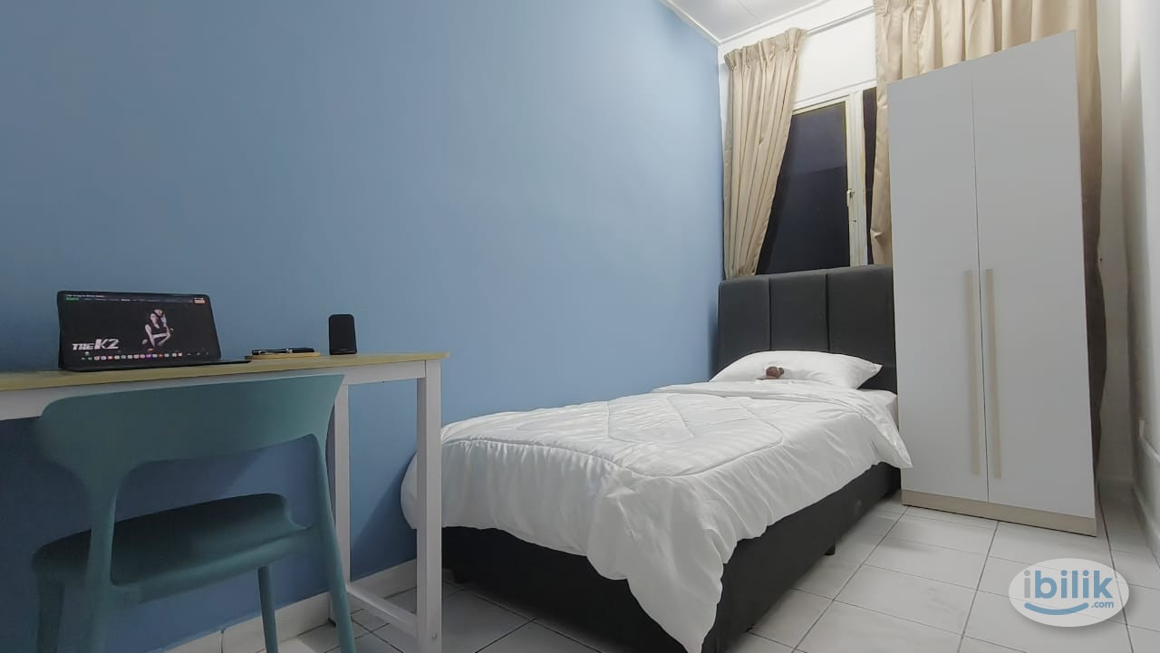 Single Room, Lots of space | FREE PARKING | Vista Shop Apartment - Image 1