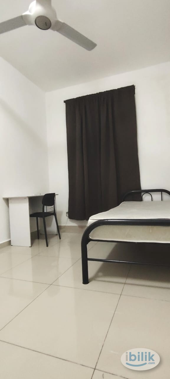 Middle Room at Ehsan Residence, Sepang - Image 1