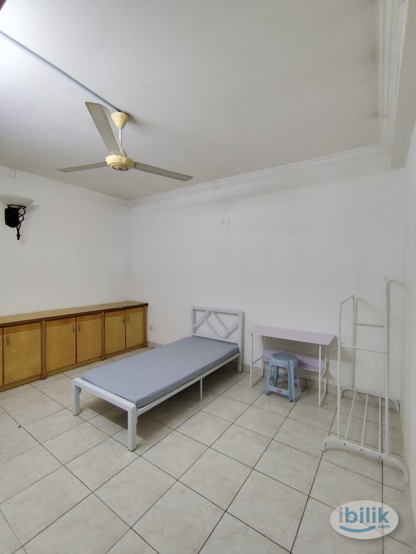 ‼️Zero Depo🏡🔥Medium Room To Rent🚆 Walk to MRT Bandar Utama 🏡🛋️ Fully furnished + Internet laju ⚡ 📍 Dekat IBM Tower, Cent - Image 1