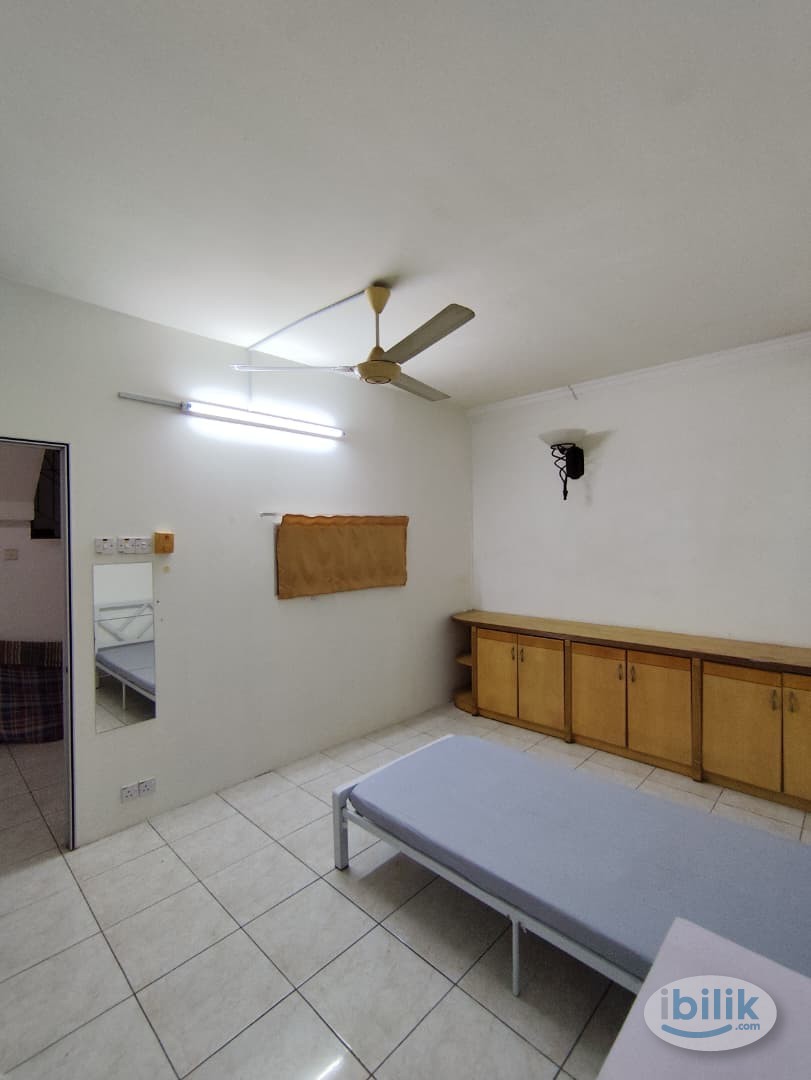 ‼️Zero Depo🏡🔥Medium Room To Rent🚆 Walk to MRT Bandar Utama 🏡🛋️ Fully furnished + Internet laju ⚡ 📍 Dekat IBM Tower, Cent - Image 2