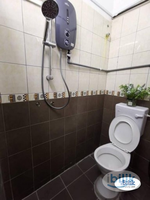 Bandar Botanic Middle Room at Klang, Selangor - Image 2