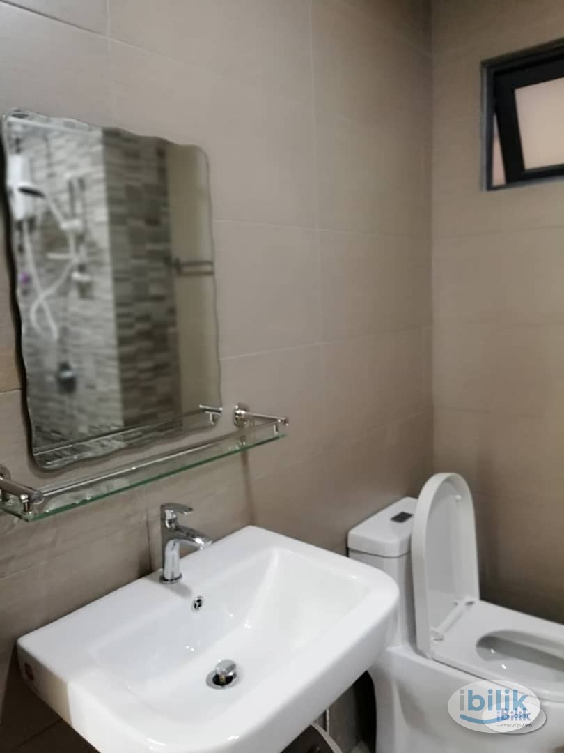 Bandar Botanic Middle Room at Klang, Selangor - Image 2