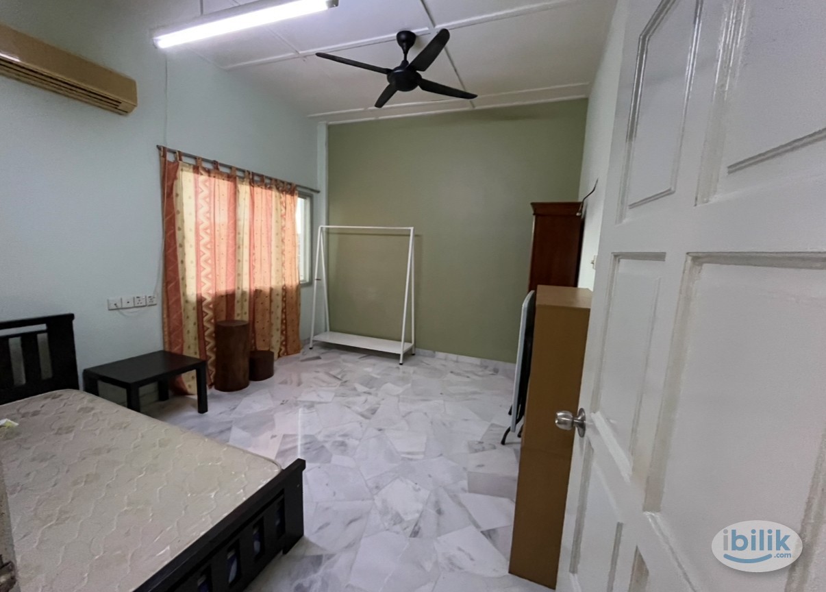 Room in Kampung Baru Ampang - Image 1