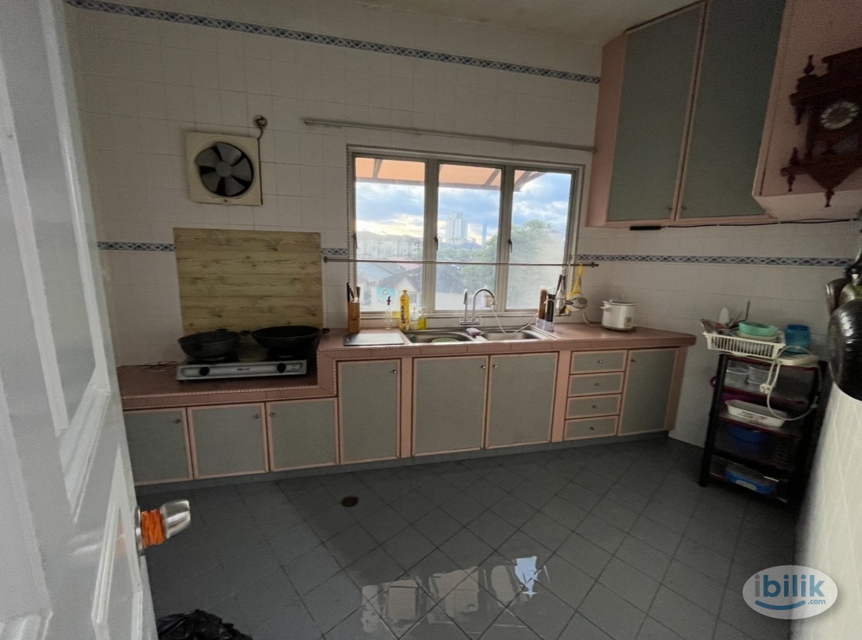 Room in Kampung Baru Ampang - Image 5