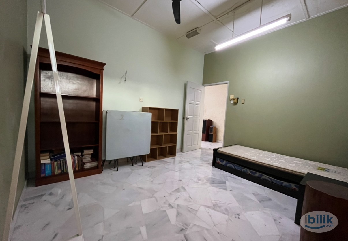 Room in Kampung Baru Ampang - Image 2