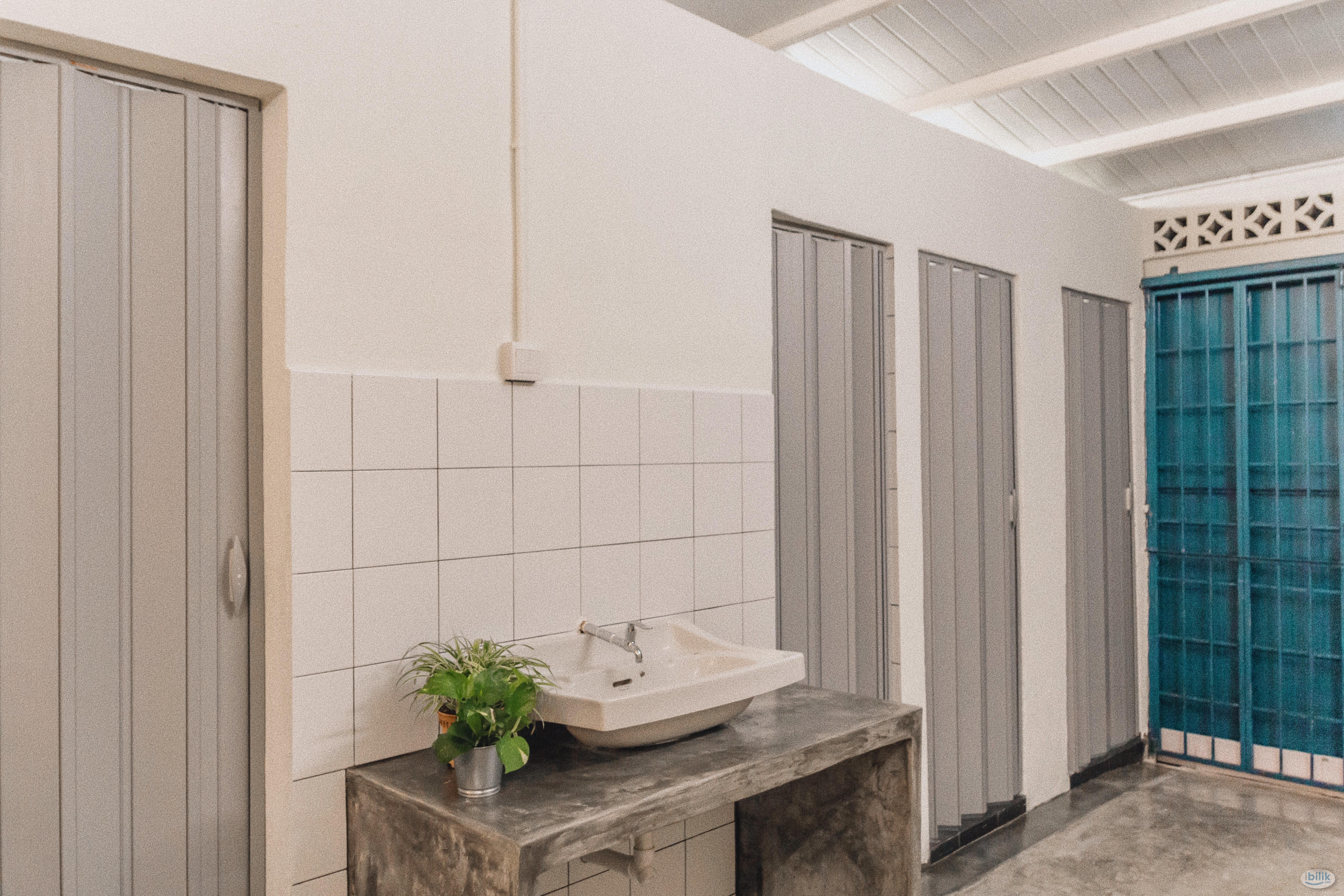 Fully Furnished Student Accommodations in Lorong Selamat, George Town, Penang - Image 5