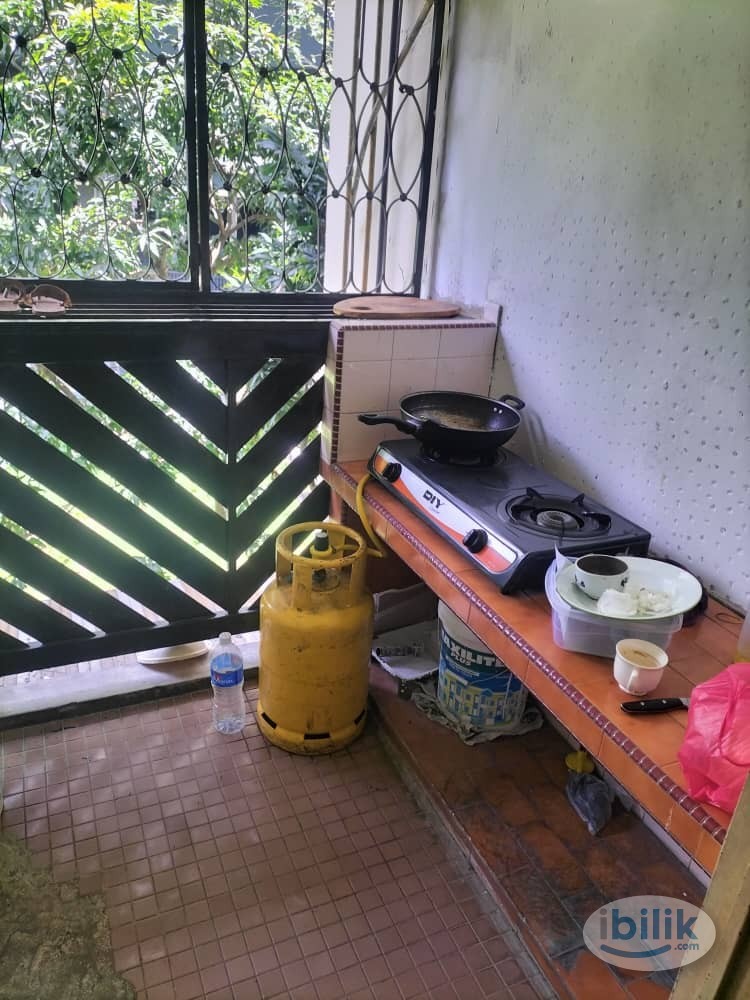 Middle Room at Sentul, Kuala Lumpur - Image 2