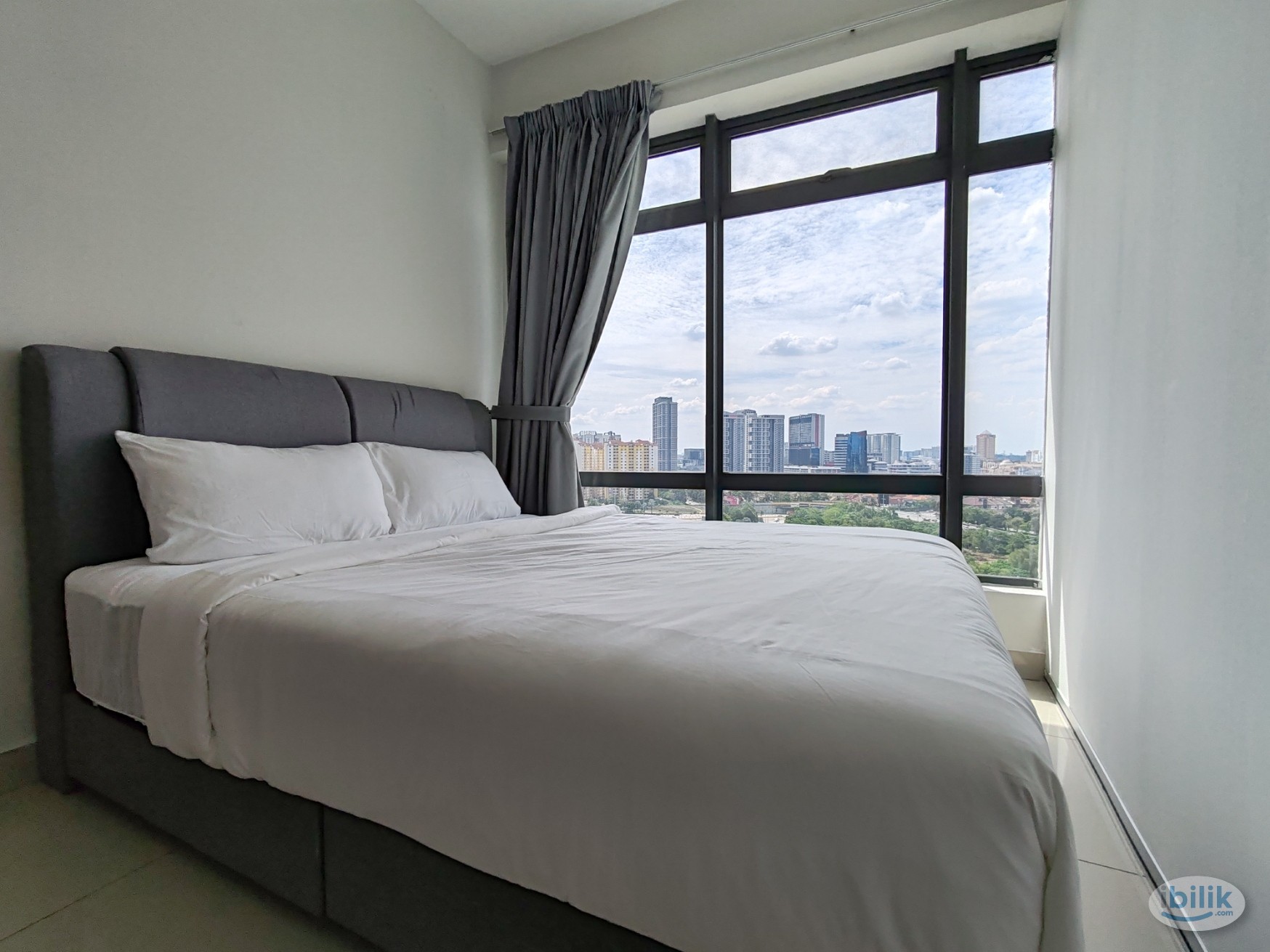Middle Room at DK Senza, Bandar Sunway - Image 2