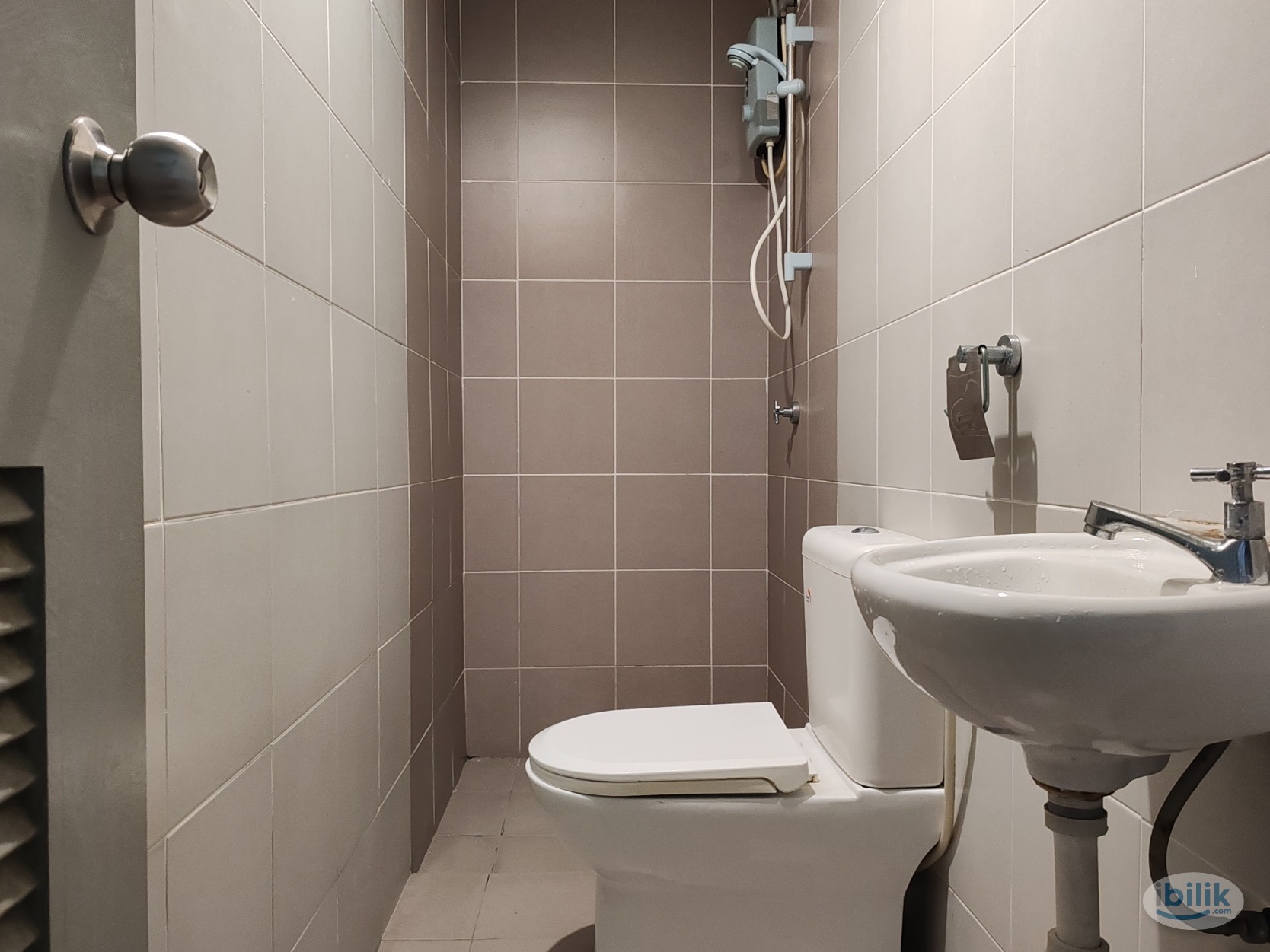 Middle Room at DK Senza, Bandar Sunway - Image 4