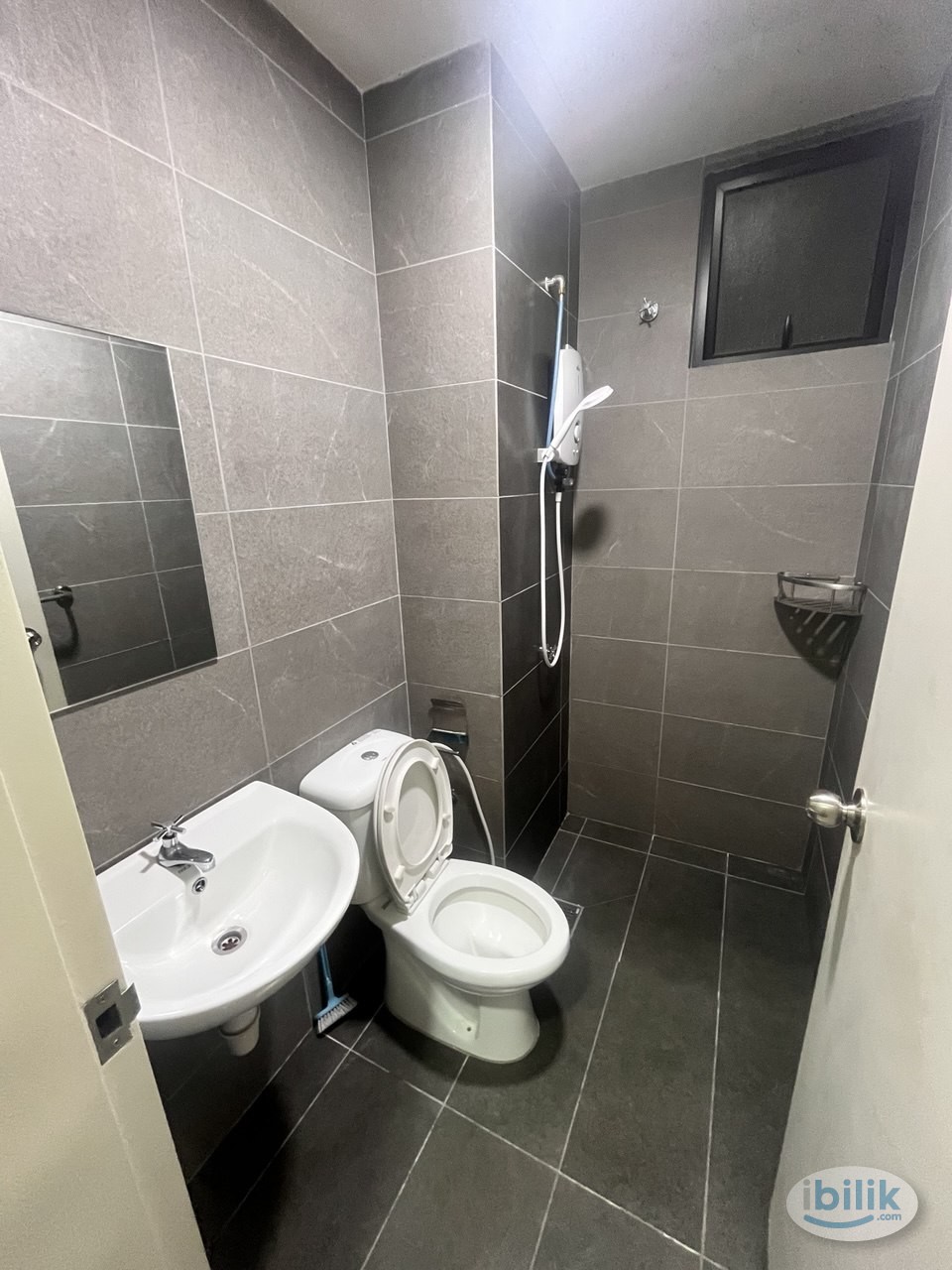 Middle Room at Majestic Maxim, Cheras - Image 4