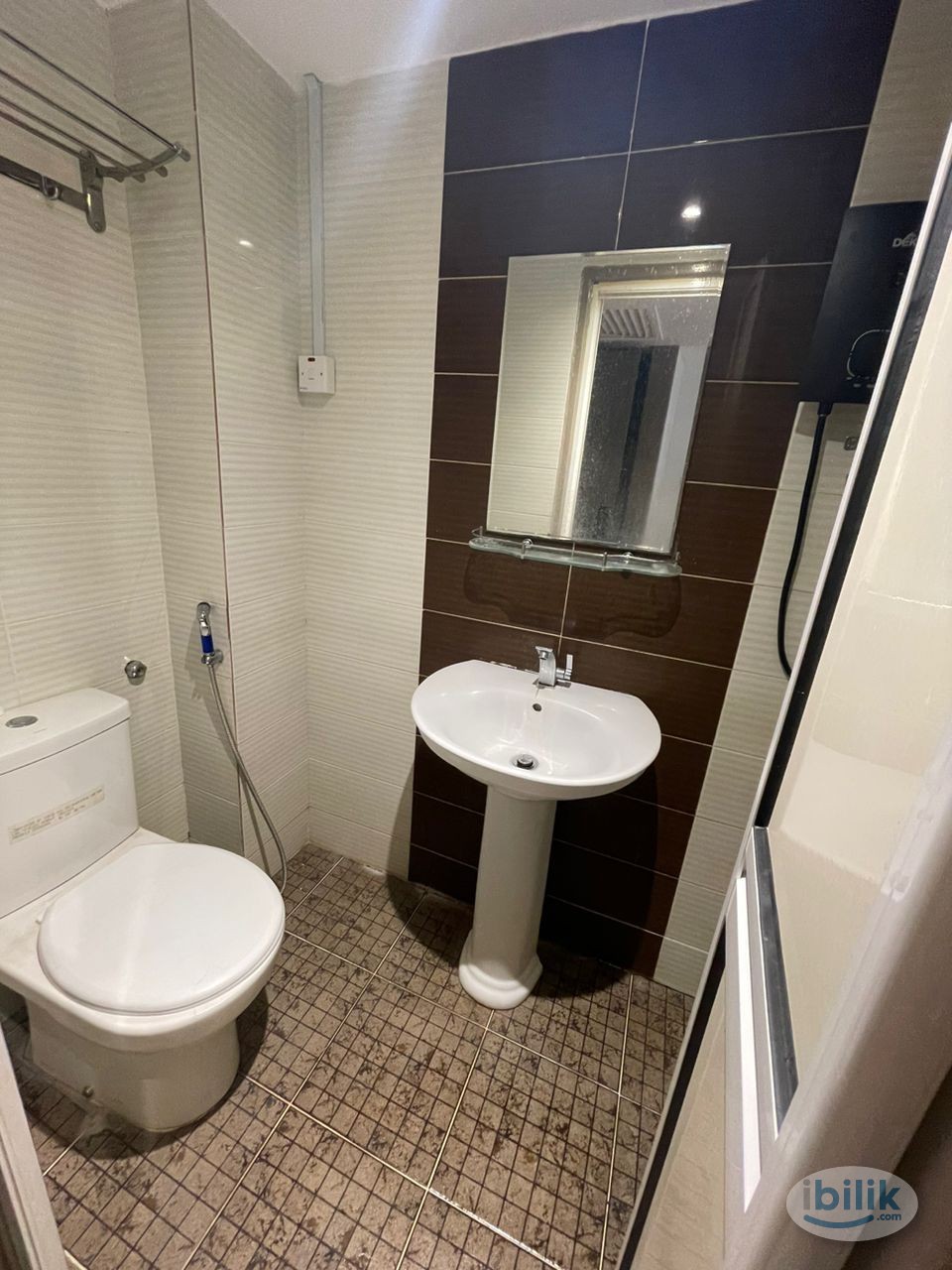 ROOM FOR RENT NEAR CHOW KIT🏠✨ 5 MIN TO MONORIAL STATION 🚝 COME WITH 0 DEPOSIT 💥 IMMEDIATELY MOVE IN ✅ - Image 3