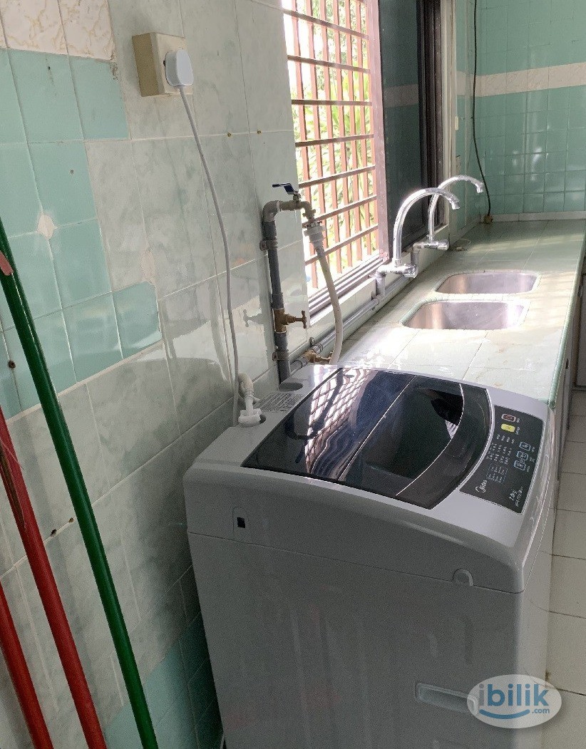 UCSI | Guarded Landed House Master Room for Rent @ Jalan Pantas Taman Connaught - Image 3