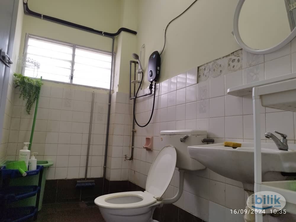 Middle Room at Bandar Puchong Jaya, Puchong - Image 4