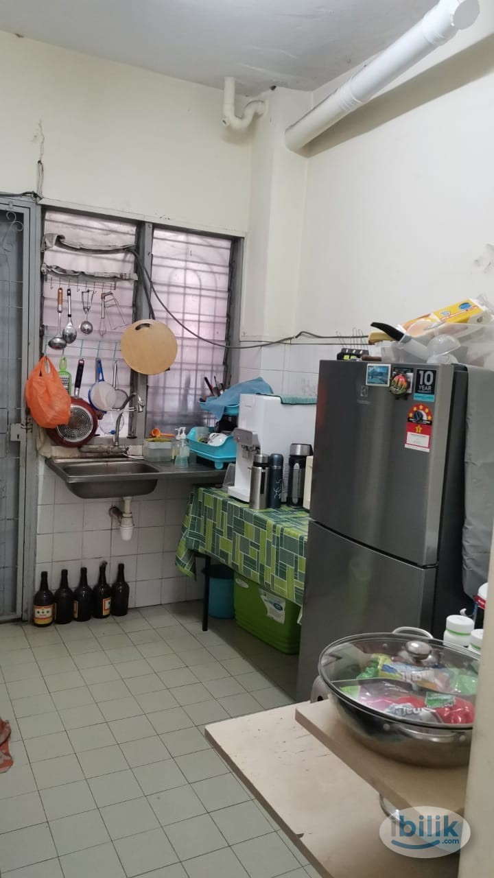 Middle Room at Bandar Puchong Jaya, Puchong - Image 5