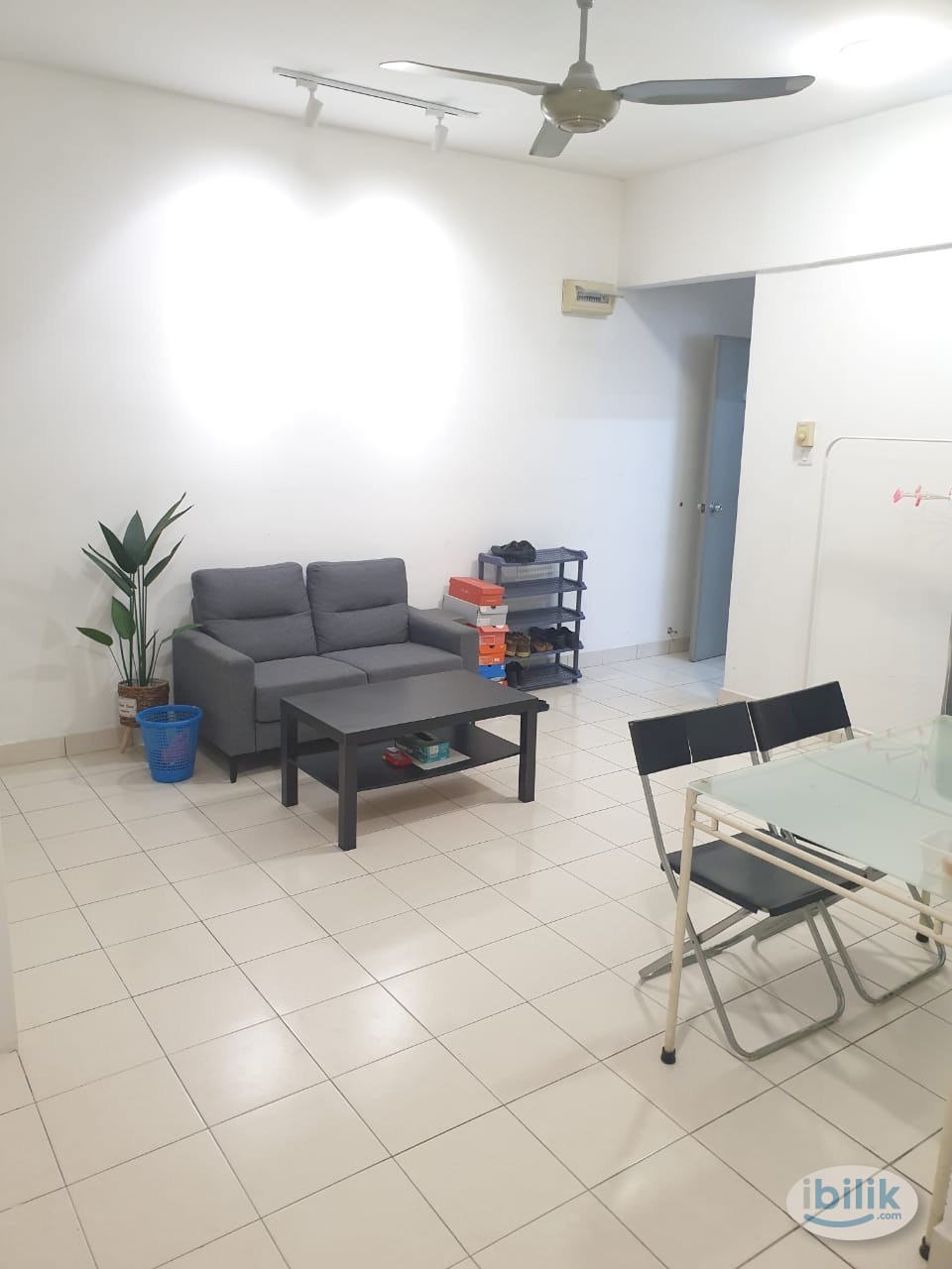 Master bedroom with private bathroom for rent at Residensi Laguna condo, Bandar Sunway - Image 5
