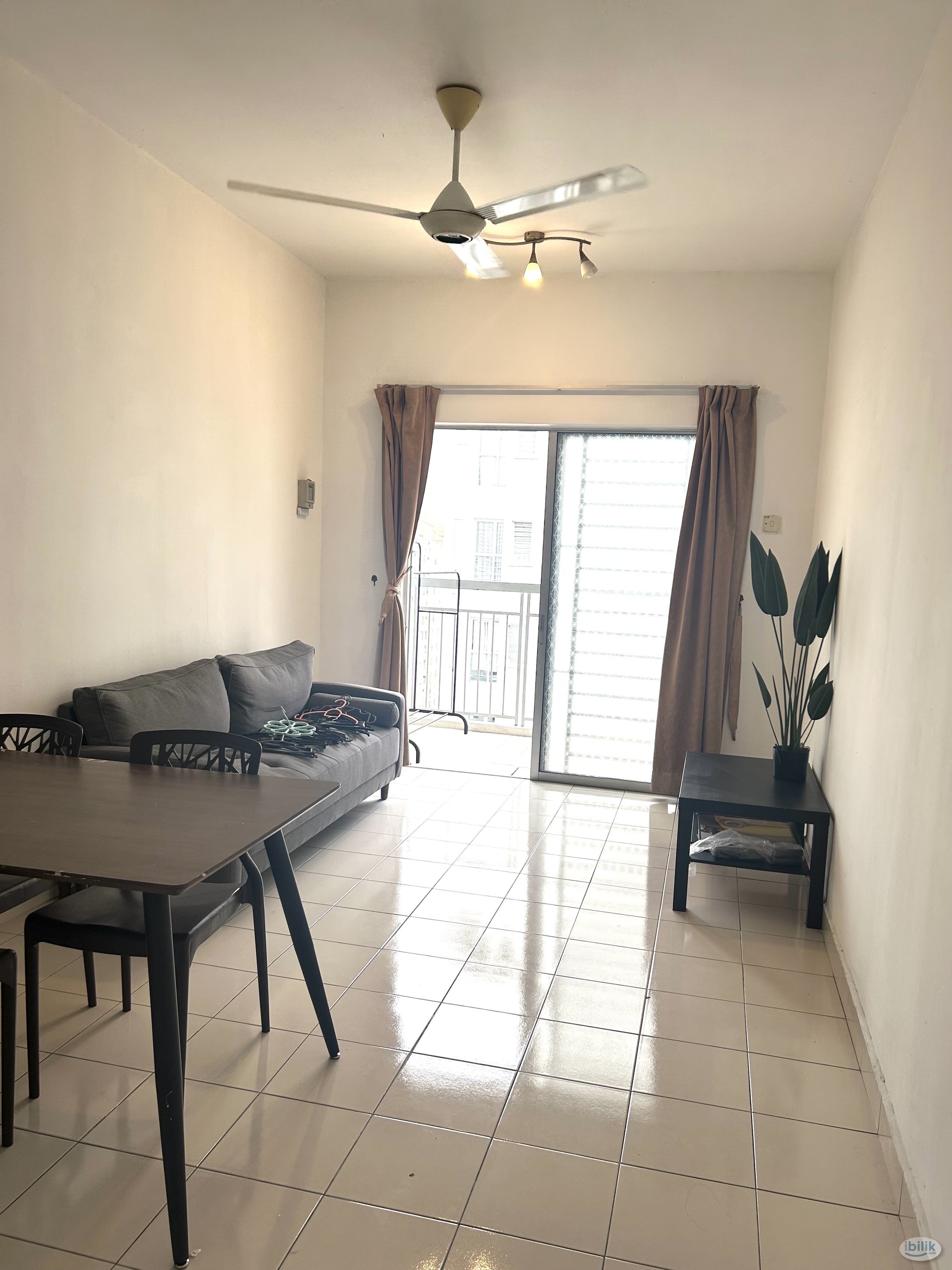 Small room in females unit at Residensi Laguna condo, Bandar Sunway - Image 4