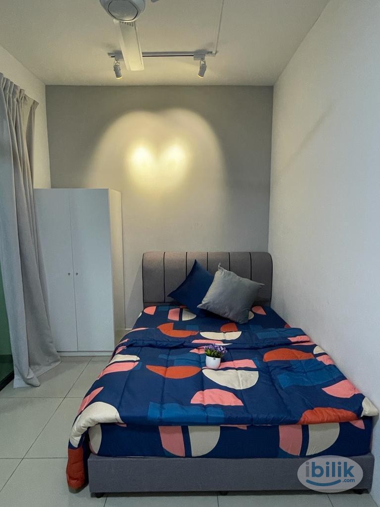 Big Middle Room in Parkhill Residence For Rent - Image 2