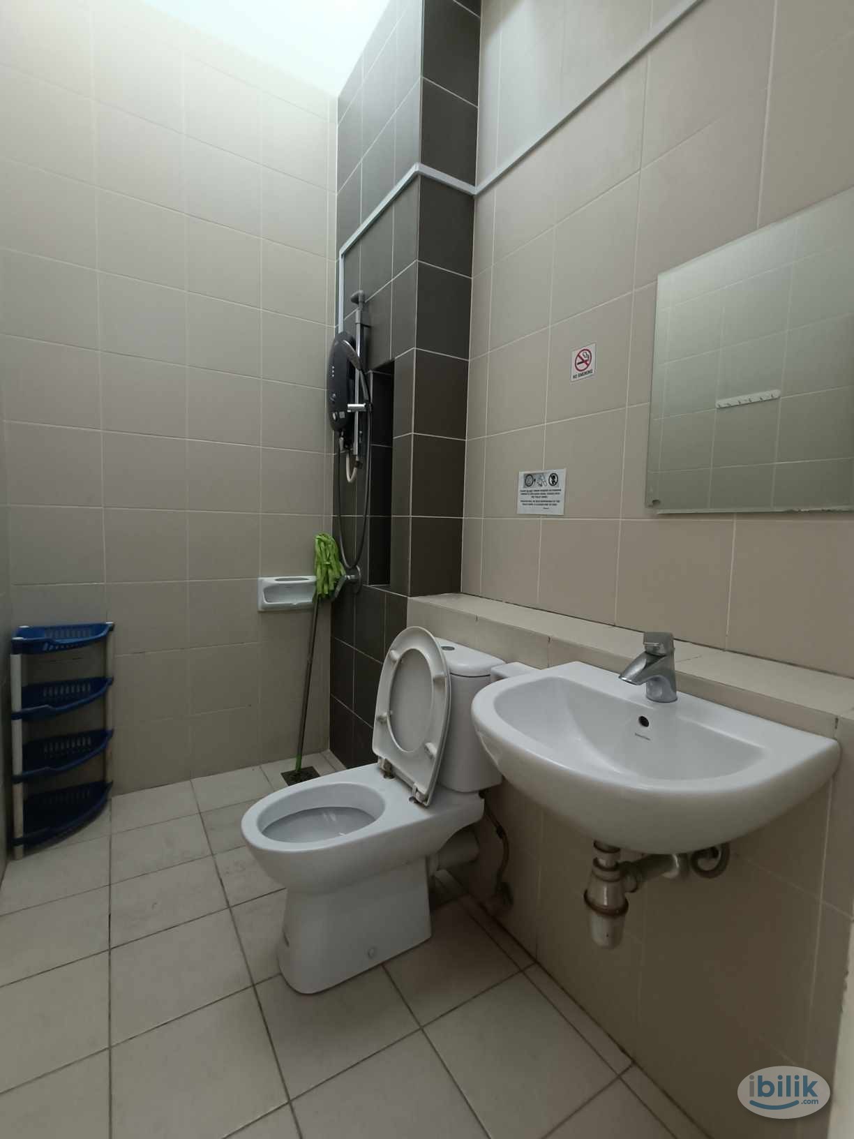 Middle Room at Puchong, Selangor, 2 Minutes Walking Distance LRT Station📍🤩 - Image 3