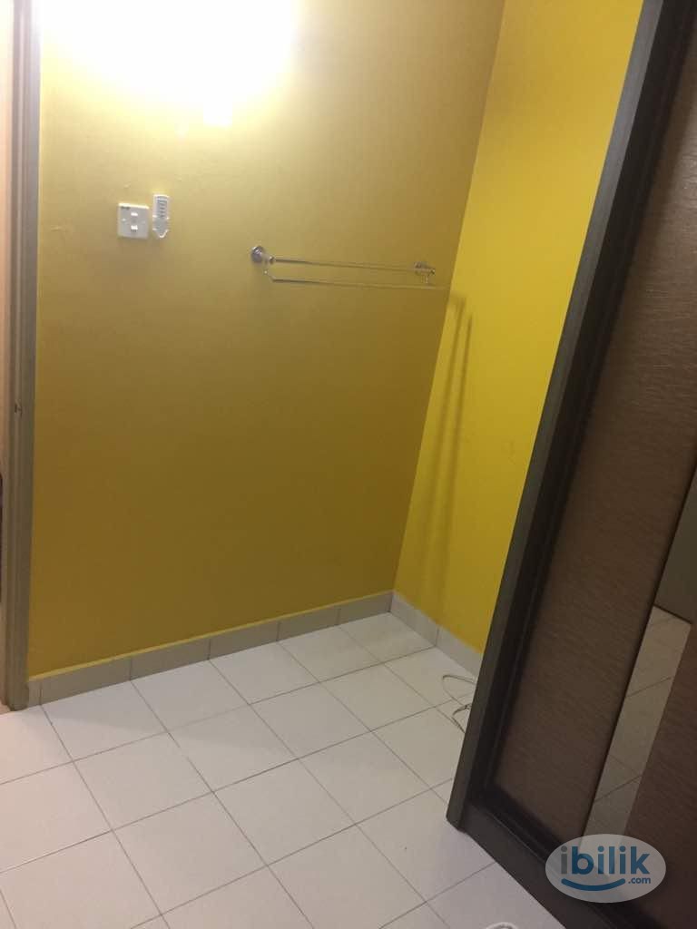 Middle Room at Shah Alam, Selangor - Image 1