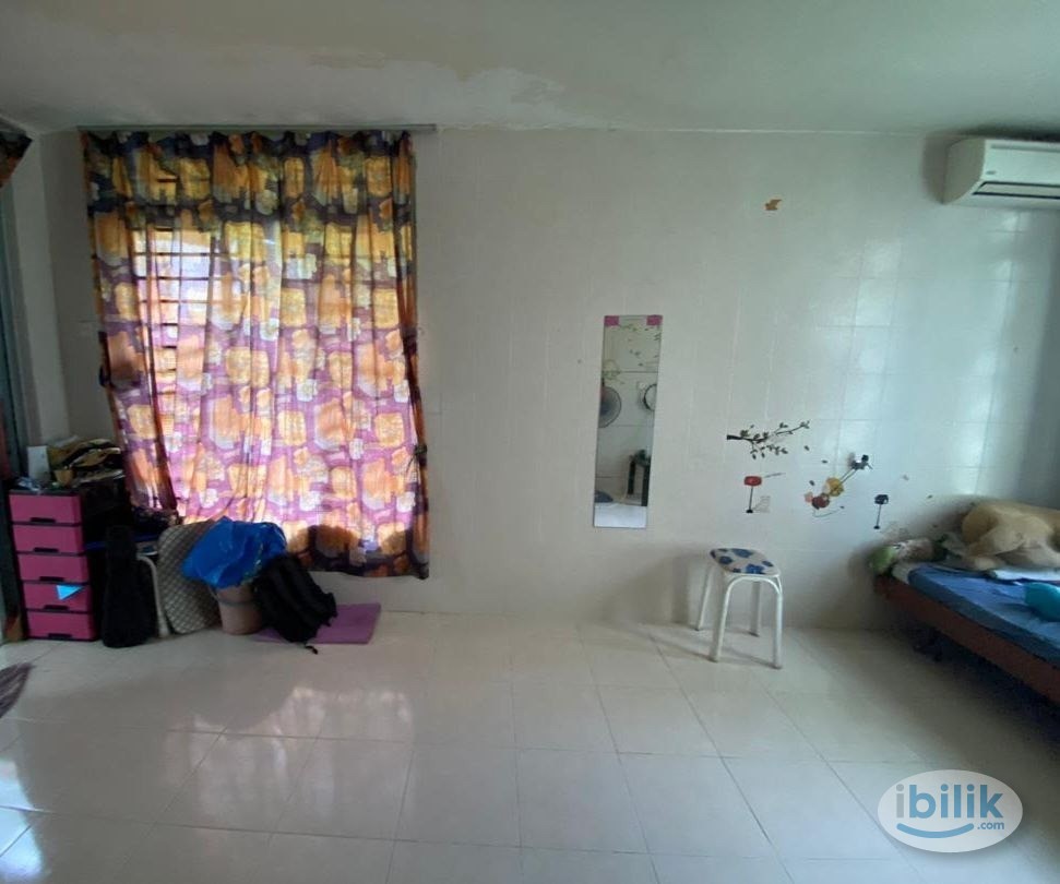 Middle Room at Cyberia SmartHomes, Cyberjaya - Image 1