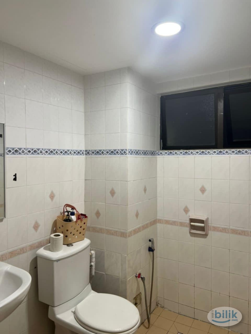 Middle Room at Vista Komanwel, Bukit Jalil - Image 2