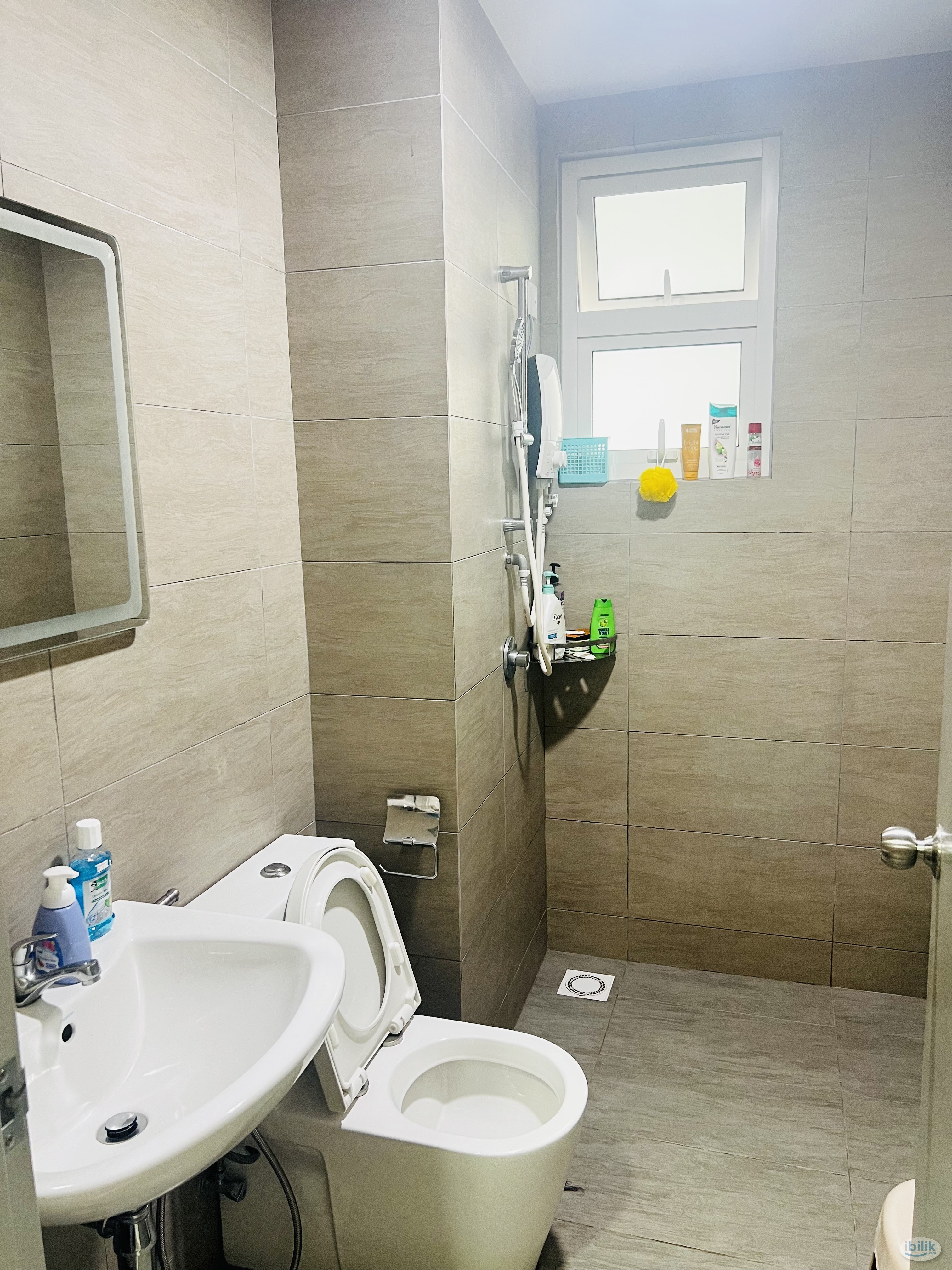 MASTER BEDROOM at TR RESIDENCE, Nearby Hospital KL , TITIWANGSA MRT/LRT/MONORAIL/GOKL STATIONS - Image 4