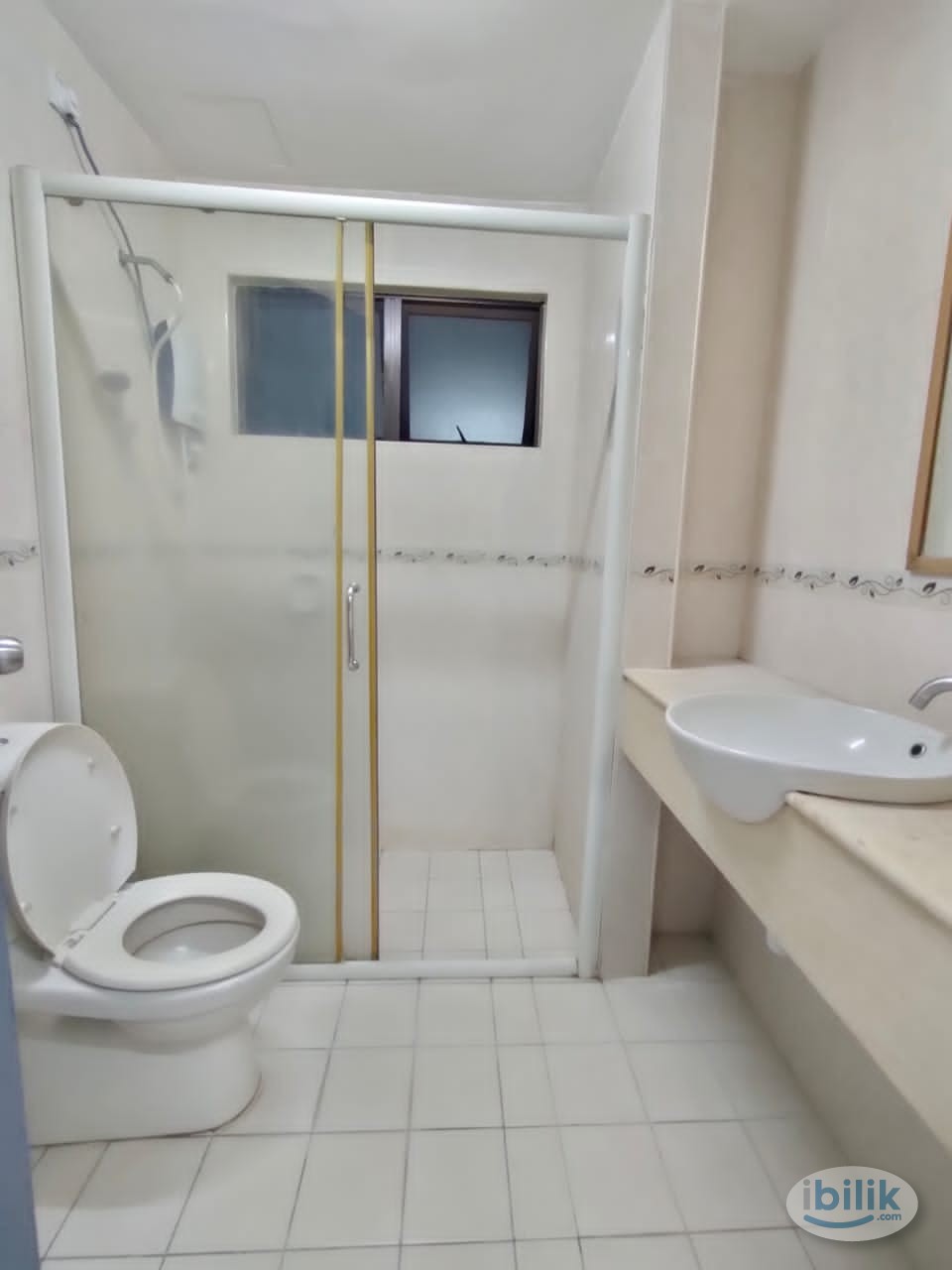 Pelangi Utama Condominium female master - Image 3