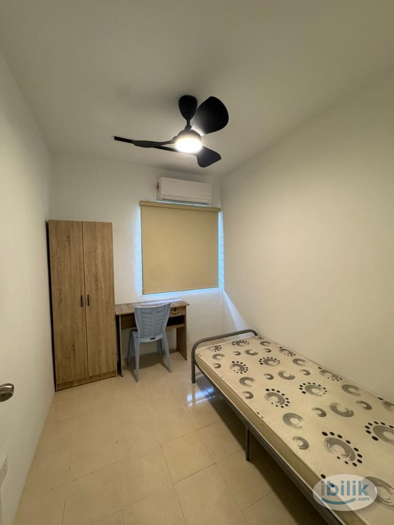 Taman Bayu Perdana, Klang @ LANDED HOUSE WITH 4 ROOM ! - Image 3
