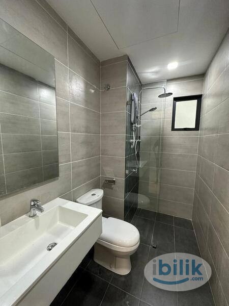 Middle Room at Platinum Arena Residence, Old Klang Road - Image 3