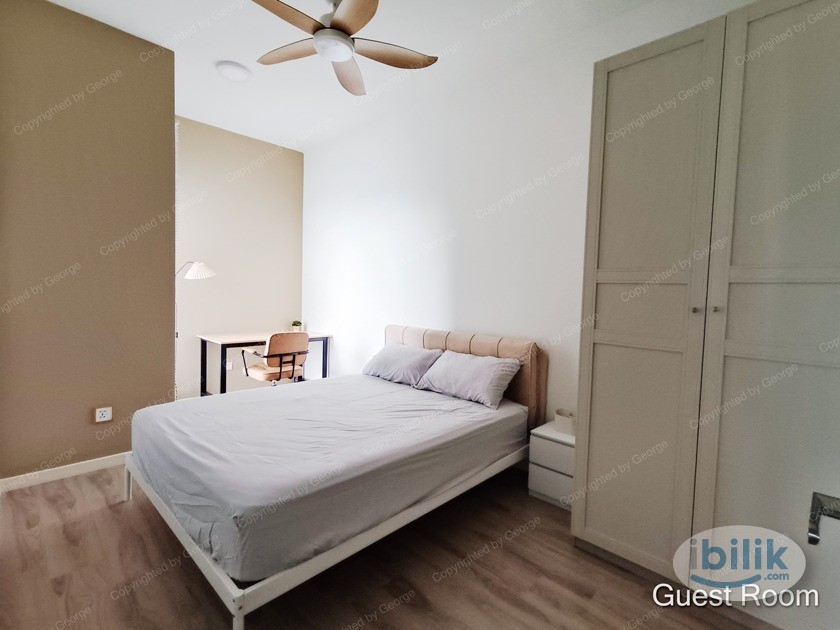 Middle Room at Emerald 9, Cheras - Image 2