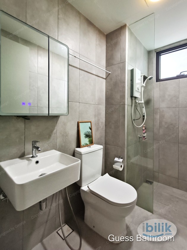 Middle Room at Emerald 9, Cheras - Image 3