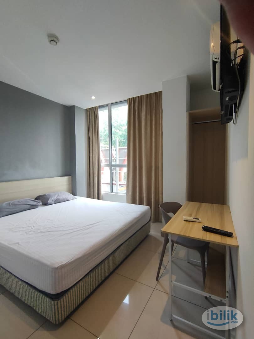 Master Room at Atria Mall 🛍️ | 3 mins walk to Bus stop 🚏 - Image 1