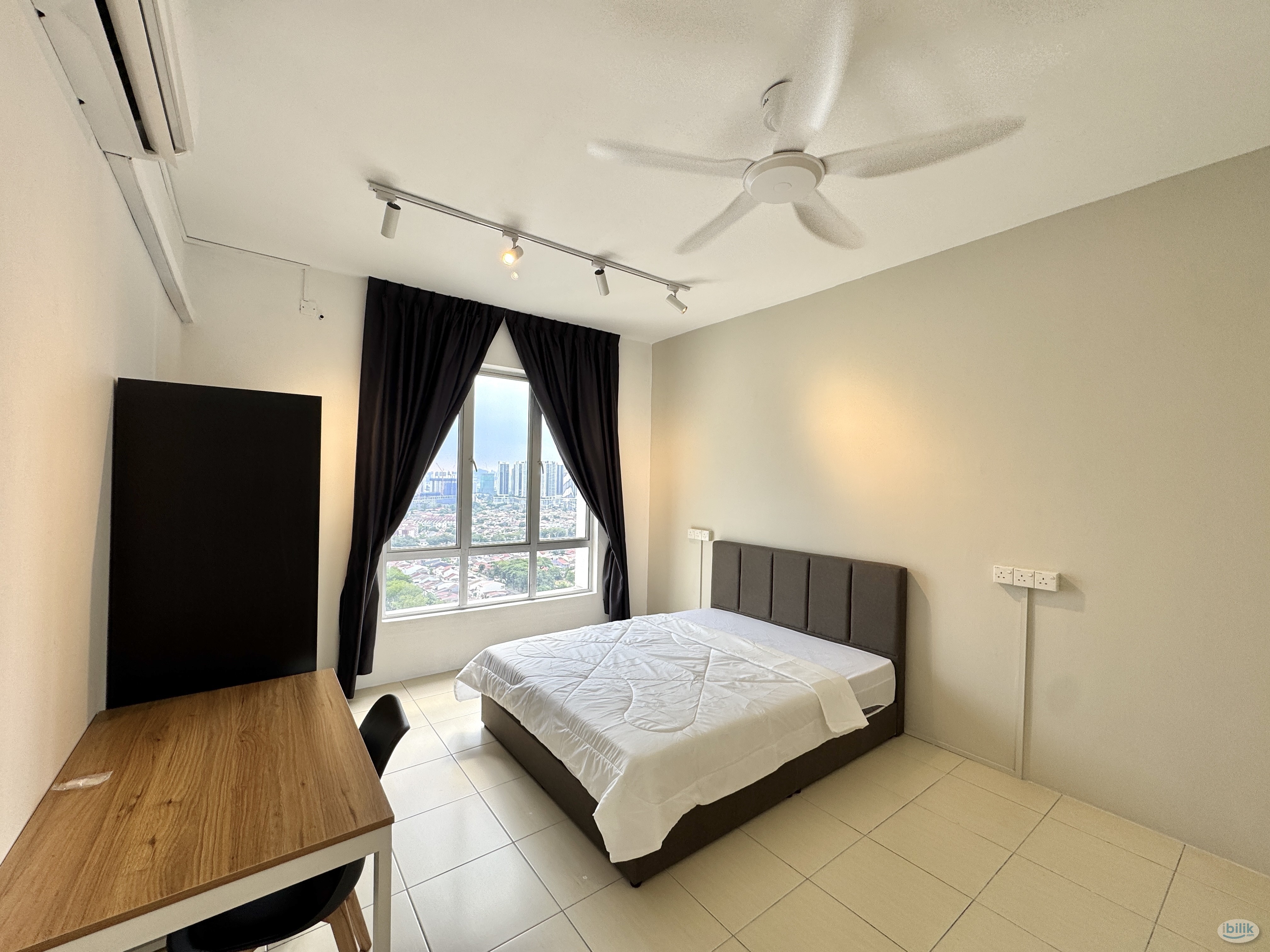Fully Furnished Master Bedroom With Private Bathroom For Rent - Image 1