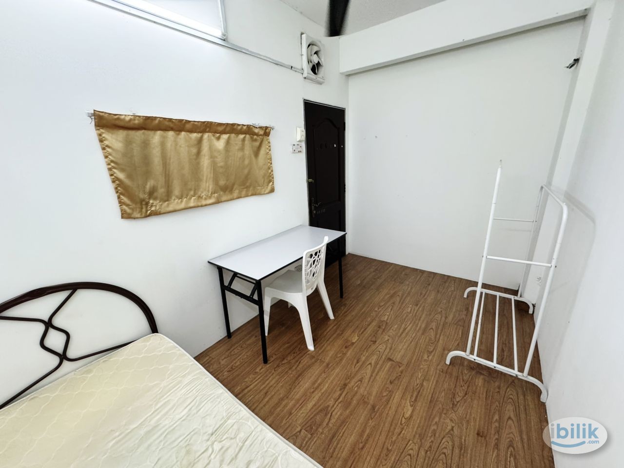 *[ 750M TO MRT]*  Walking Distance To 🚉BANDAR UTAMA MRT🚉 With Fully Furnish 💛💛 - Image 1